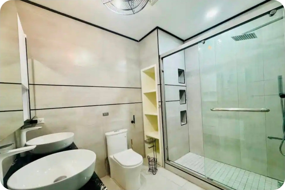Chic Stay @ the Genesis